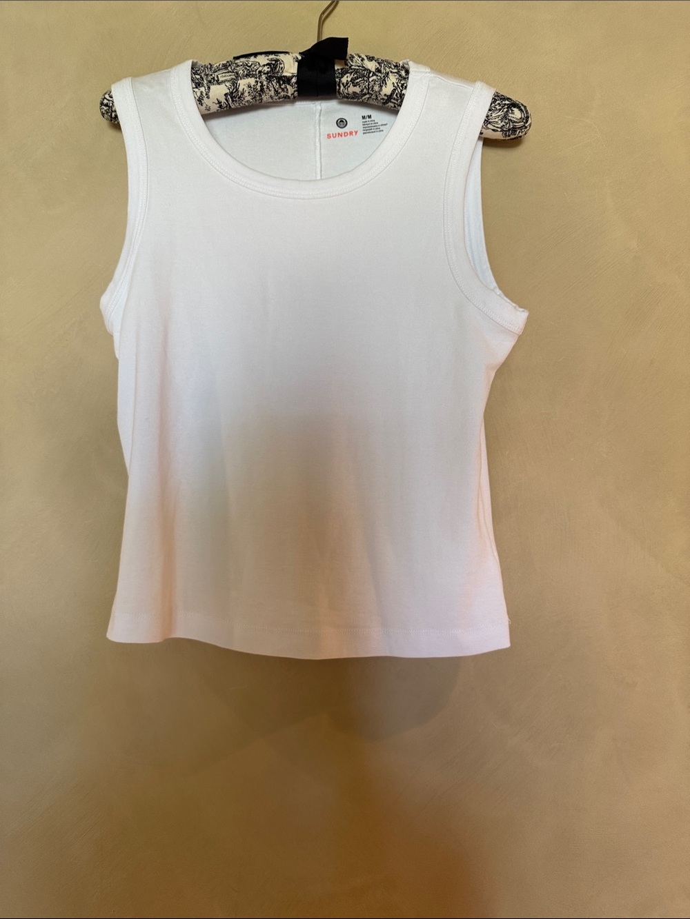 Sundry Womens Muscle T- Shirt Tank Top size med . NWOT